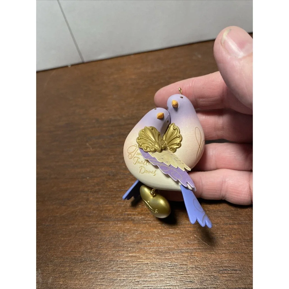 2012 Hallmark Keepsake Ornament Two Turtle Doves 2nd in Series‎ W Box